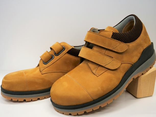 Mass-Schuh-1.jpg